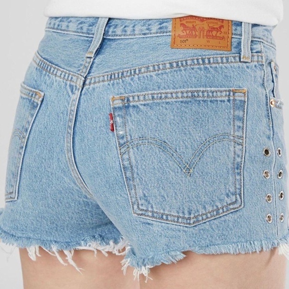 Levi's 501 Women's Size 26 Park Life Grommets Light Wash Jean Shorts